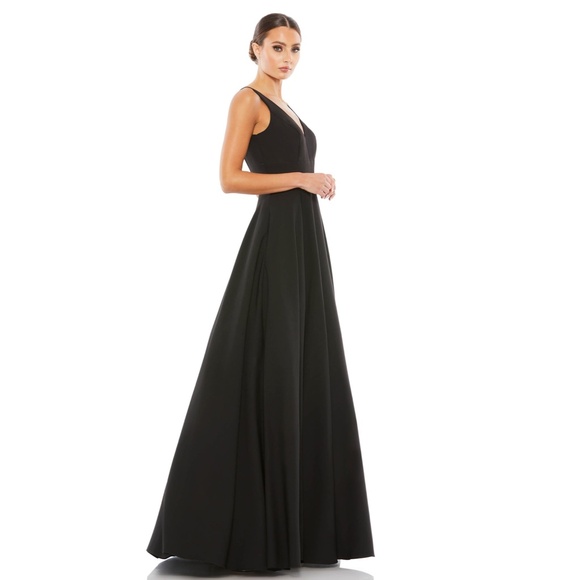 NEW Ieena Mac Duggal BLACK Classic SLEEVELESS Empire Waist A-LINE BALL GOWN - Picture 6 of 15